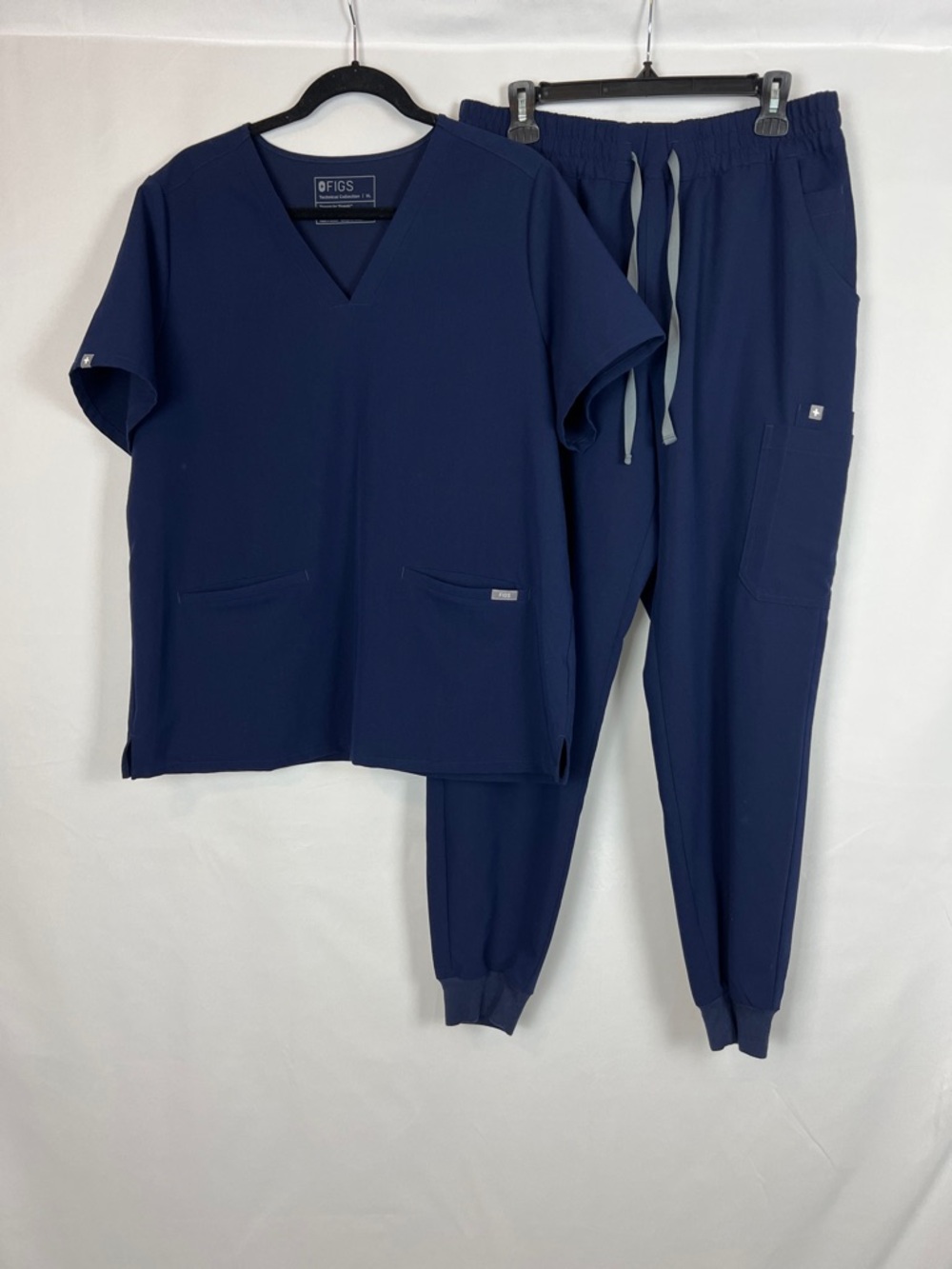 Figs Navy V-Neck Scrub Top and Jogger Set-  XL Top/ L Tall Pants